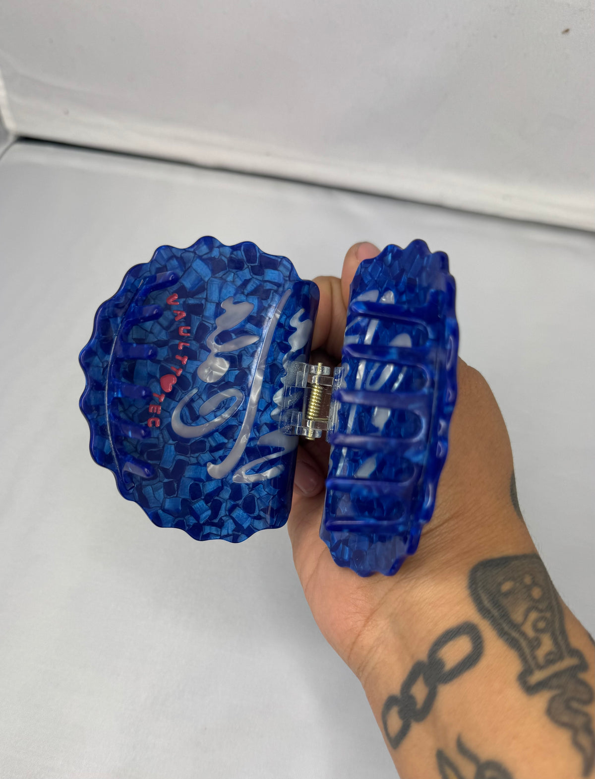 PREORDER: Bottle Cap Hairclaw